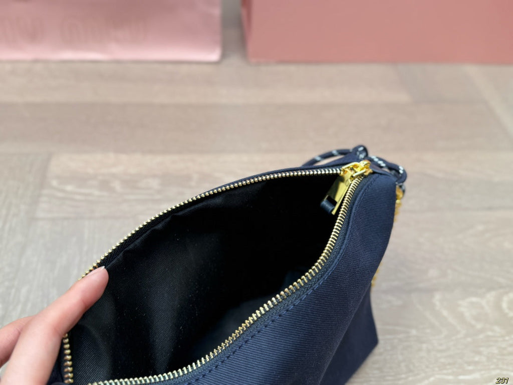MIU MIU CHAIN SHOULDER BAG 18 IN BLACK FABRIC GOLD HARDWARE