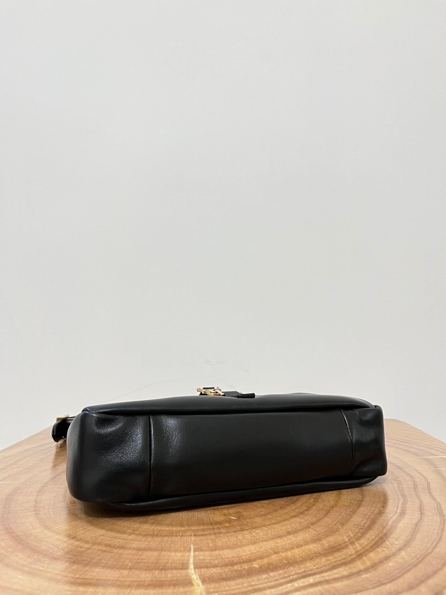 SAINT LAURENT LE 5 À 7 BAG 24 BLACK GLOSSY CALFSKIN HOBO