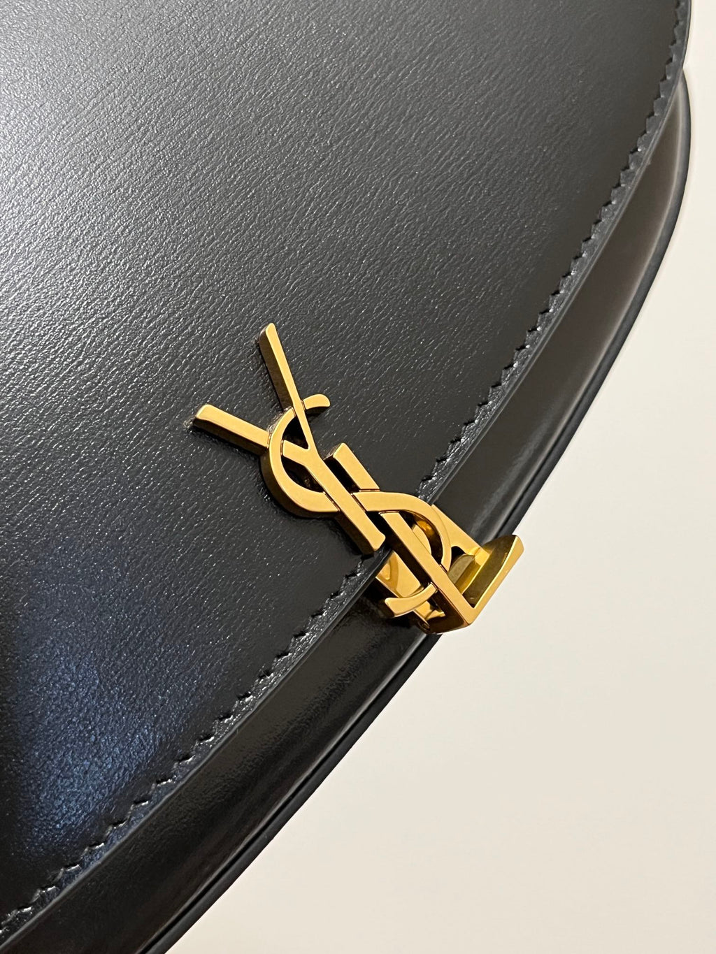 SAINT LAURENT VOLTAIRE 17 BLACK CALFSKIN BAG