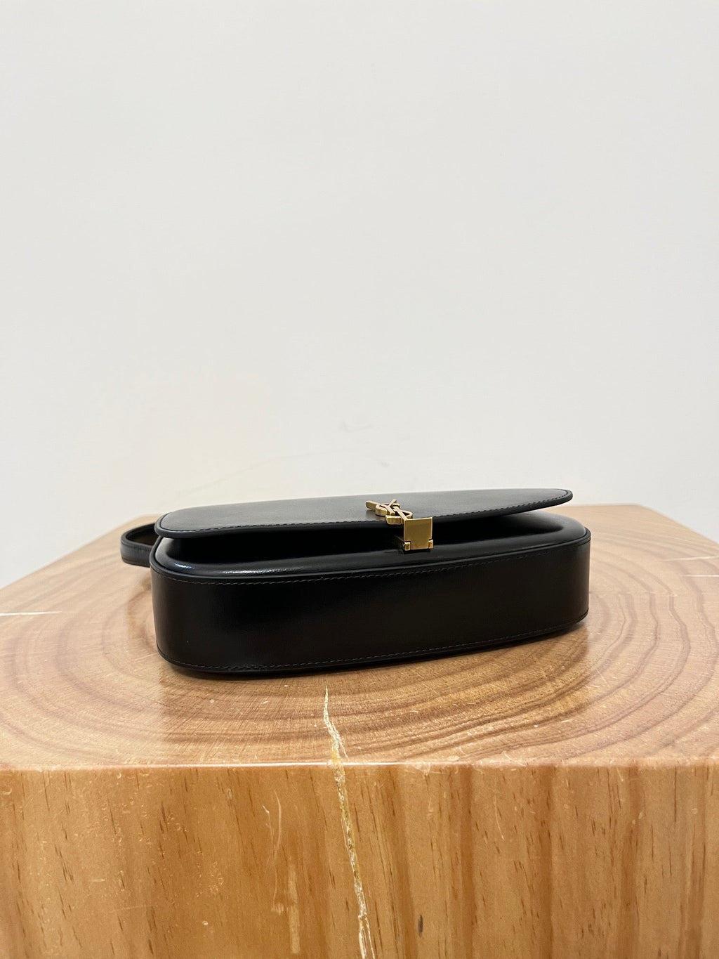 SAINT LAURENT VOLTAIRE 17 BLACK CALFSKIN BAG