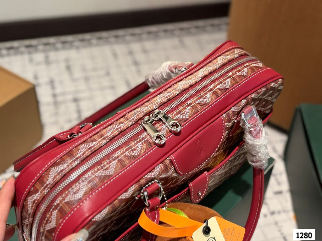 GOYARD SAINT MARTIN BAG 35 IN BURGUNDY RED GOYARDINE CANVAS AND CALFSKIN