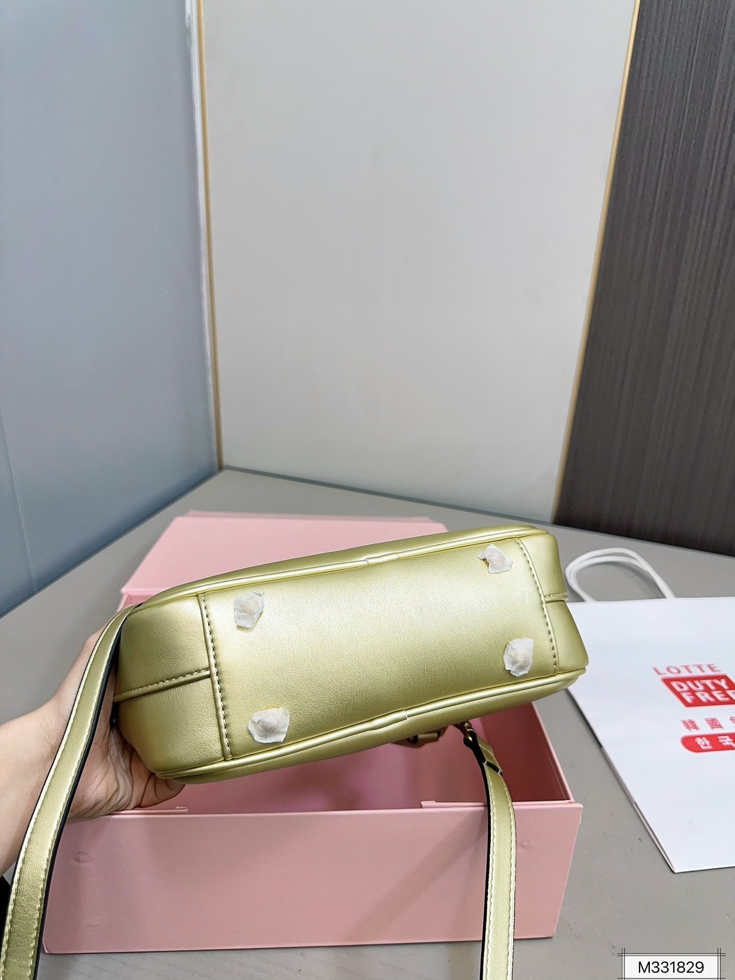 MIU MIU ARCADIE 25 BAG IN GOLDEN CALFSKIN