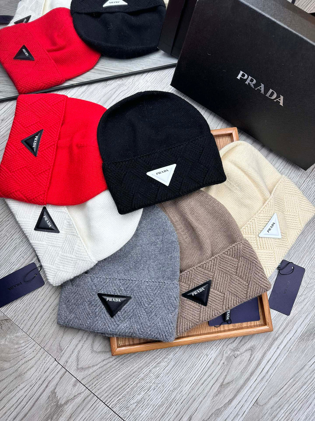 PRADA BEANIE HAT IN MEDIUM BROWN WOOL AND RABBIT FUR 436401