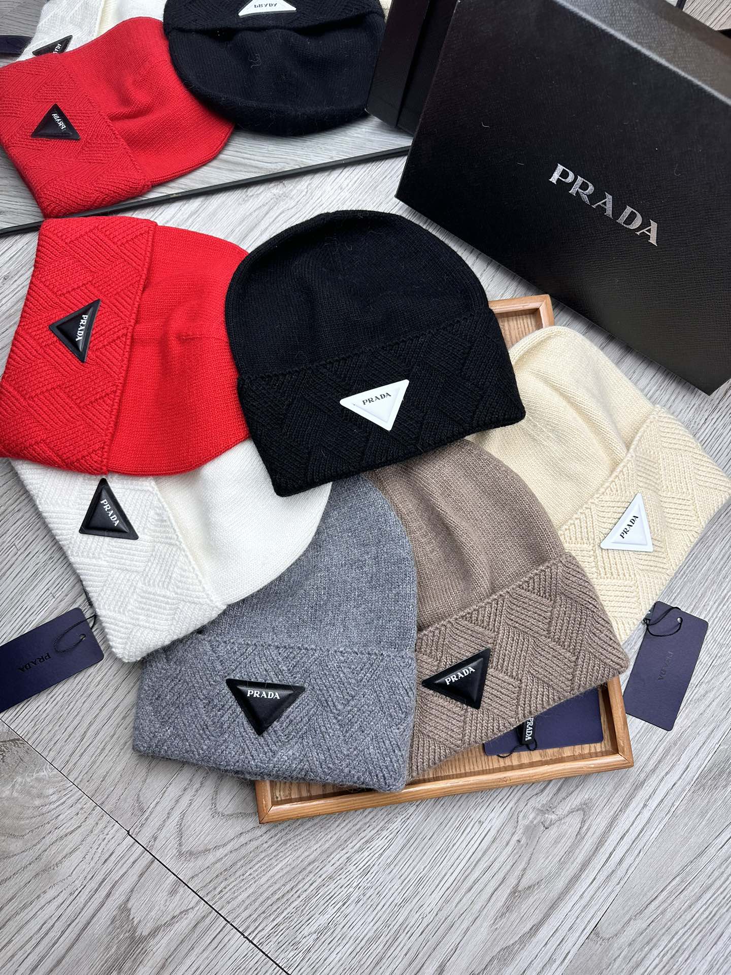 PRADA BEANIE HAT IN MEDIUM BROWN WOOL AND RABBIT FUR 436401