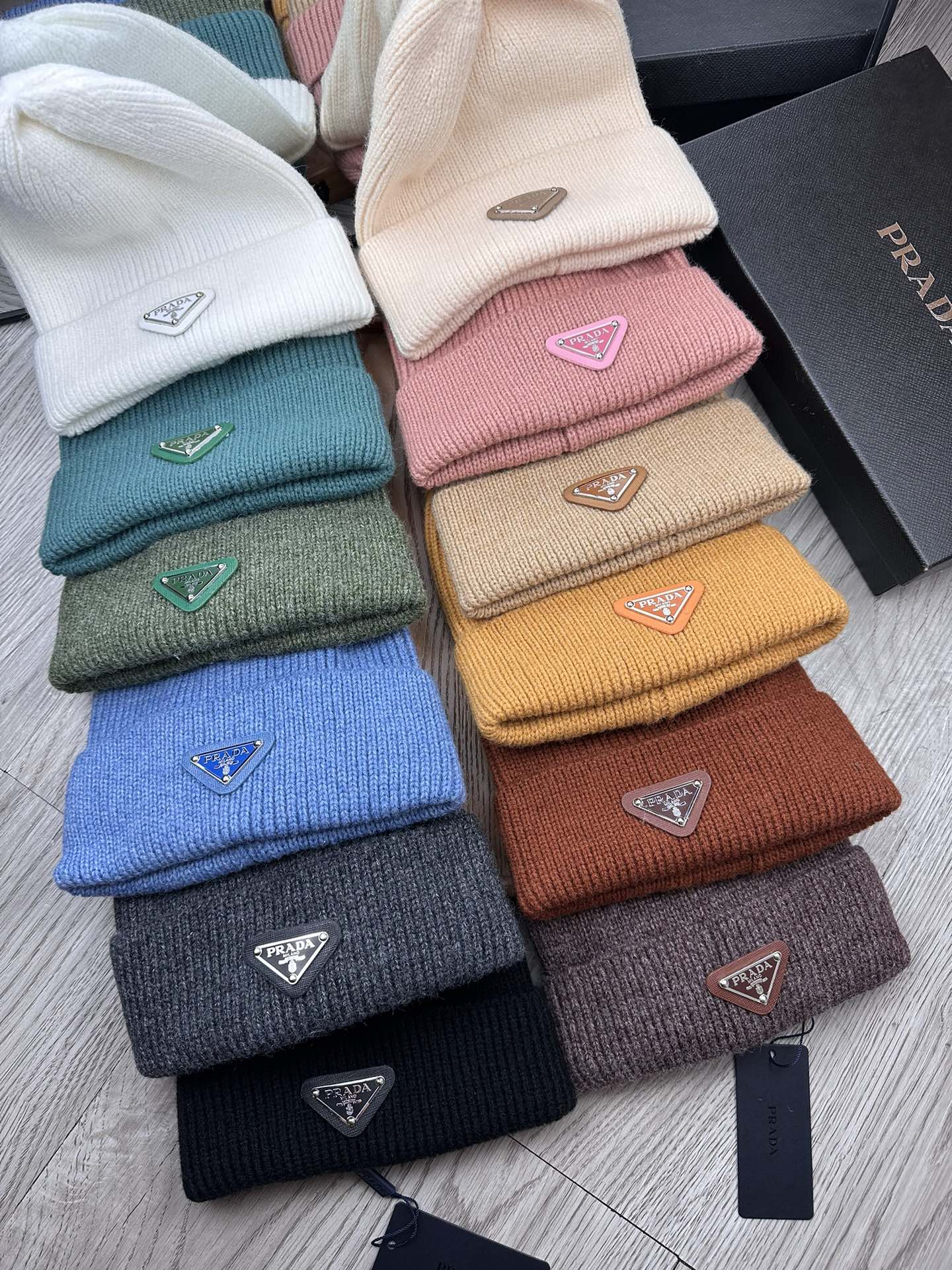 PRADA BEANIE HAT IN CHARCOAL GRAY WOOL 332391