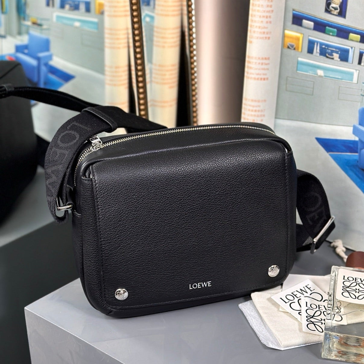 LOEWE MEDIUM 23 PEBBLE MESSENGER BAG IN BLACK SUPPLE GRAINED CALFSKIN