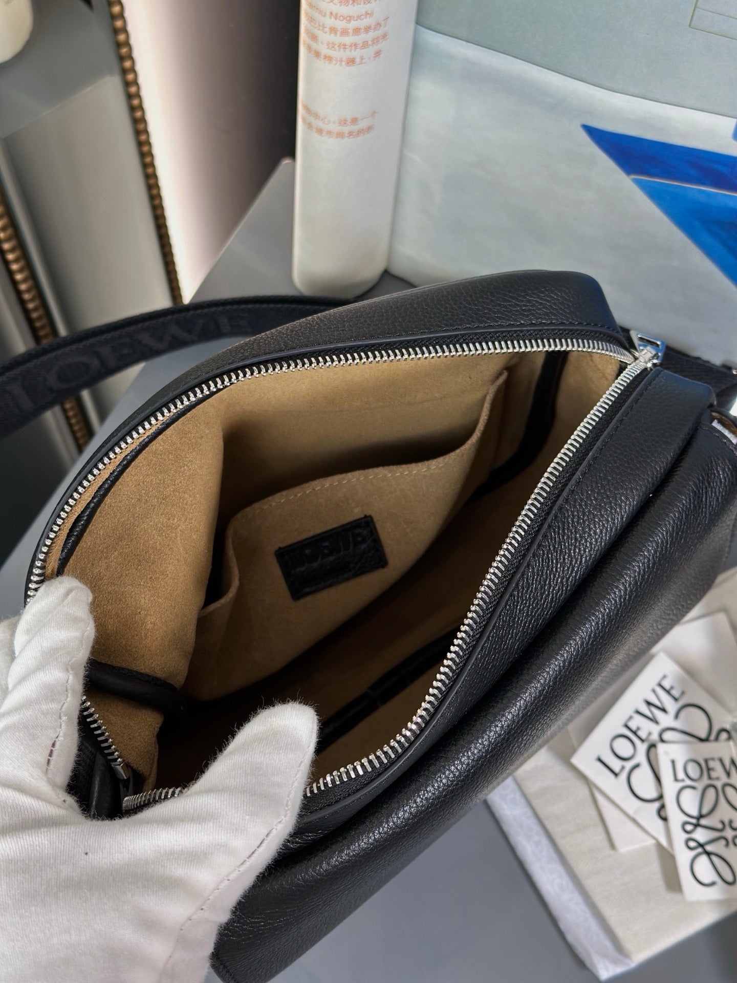 LOEWE MEDIUM 23 PEBBLE MESSENGER BAG IN BLACK SUPPLE GRAINED CALFSKIN