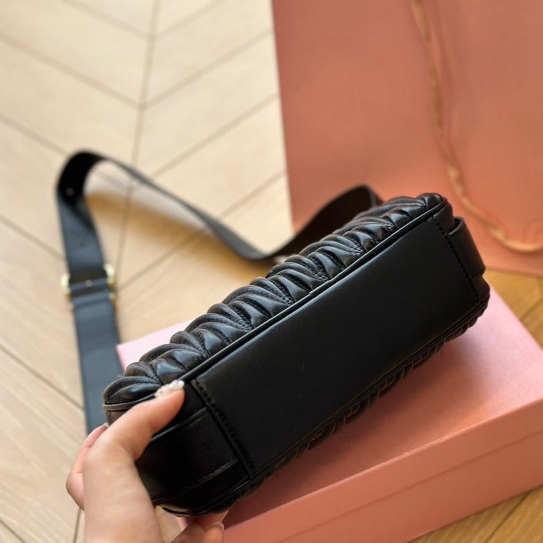 FENDI BAGUETTE 25 BAG IN BLACK SHEEPSKIN