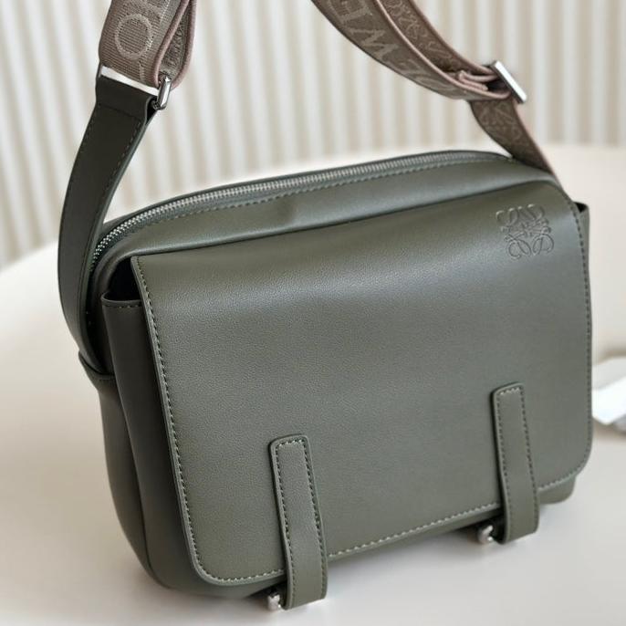 LOEWE XS MILITARY MESSENGER 23 BAG IN DARK KHAKI GREEN CALFSKIN