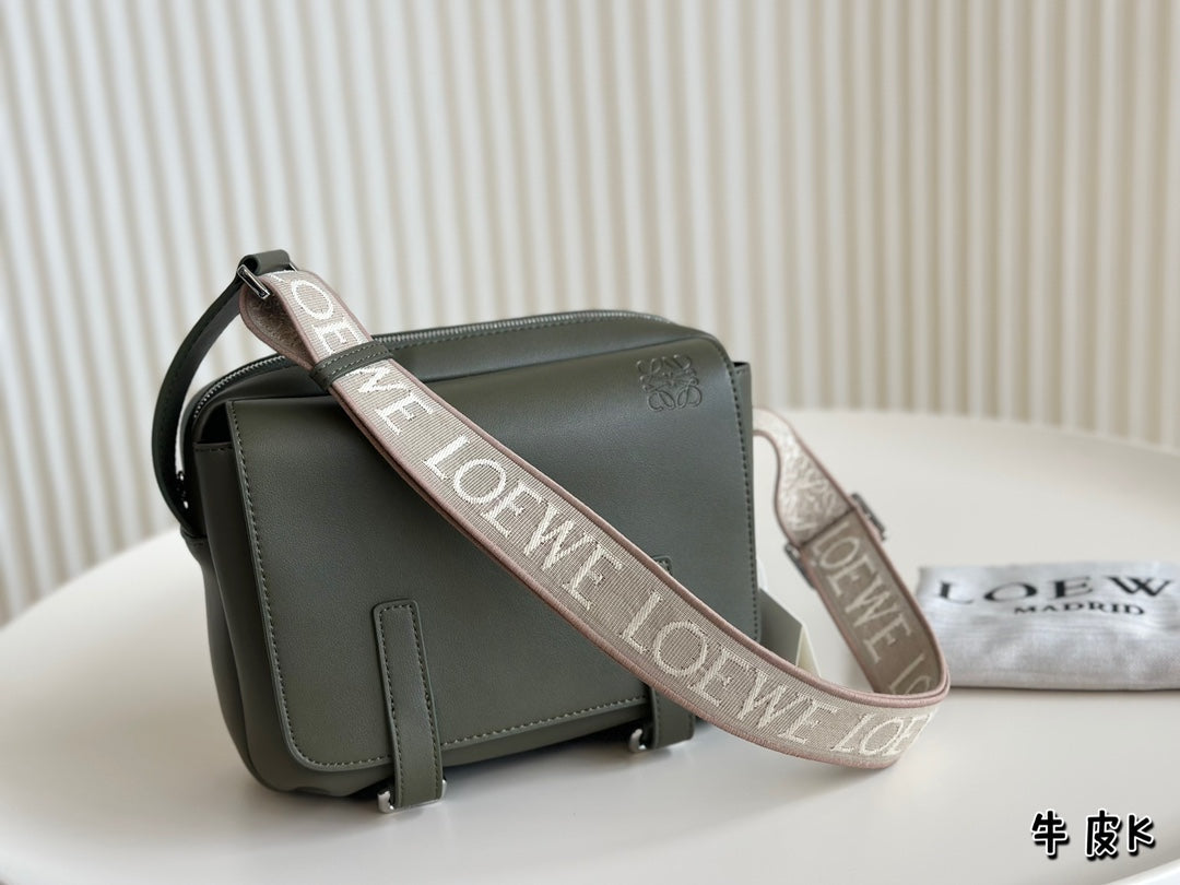 LOEWE XS MILITARY MESSENGER 23 BAG IN DARK KHAKI GREEN CALFSKIN