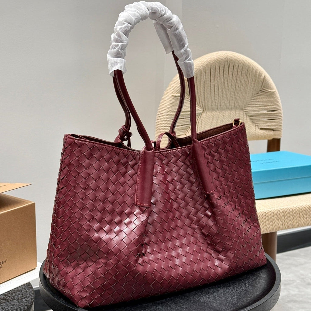 BOTTEGA VENETA PINACOTECA TOTE BAG 38 IN BURGUNDY CALFSKIN