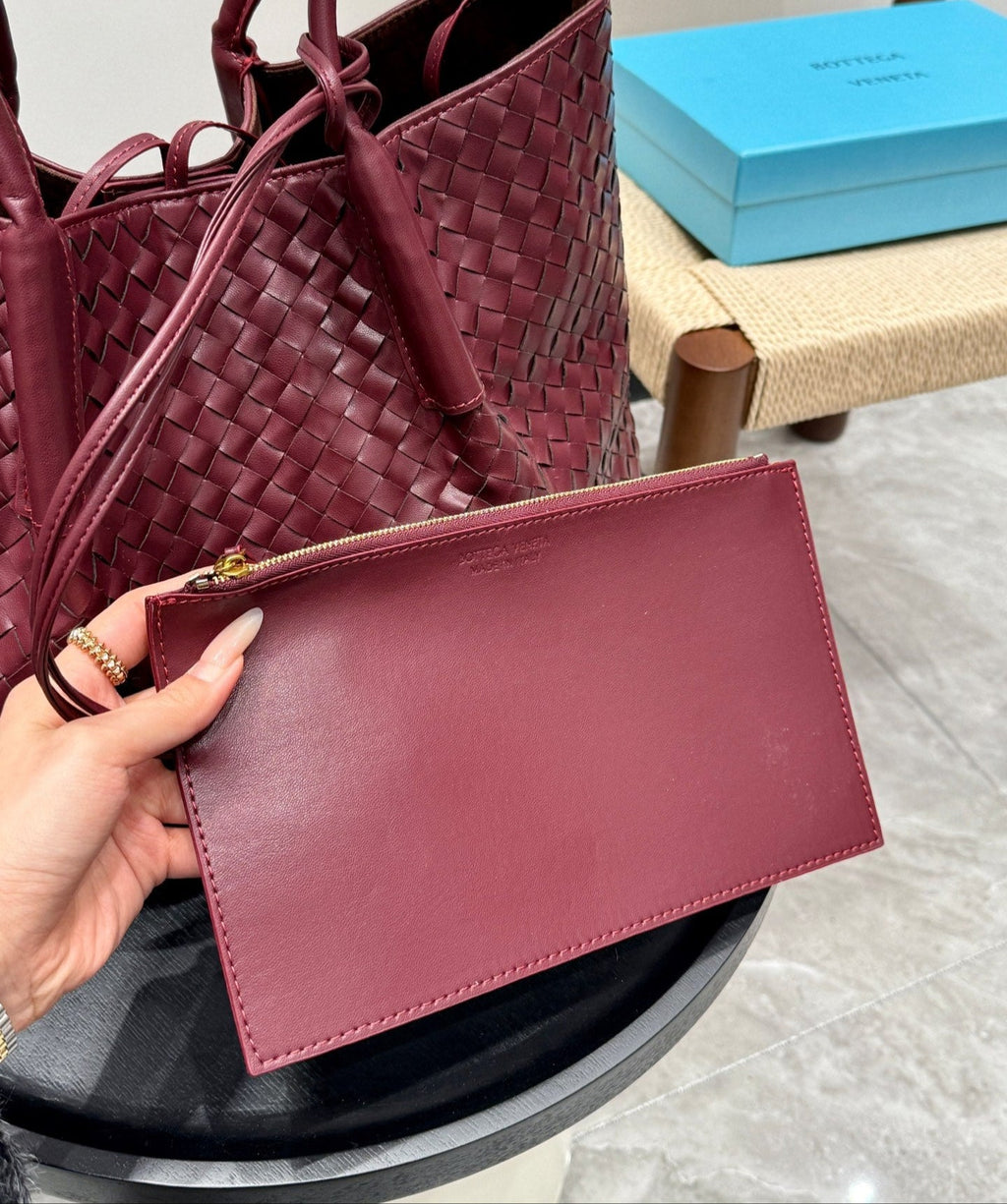 BOTTEGA VENETA PINACOTECA TOTE BAG 38 IN BURGUNDY CALFSKIN