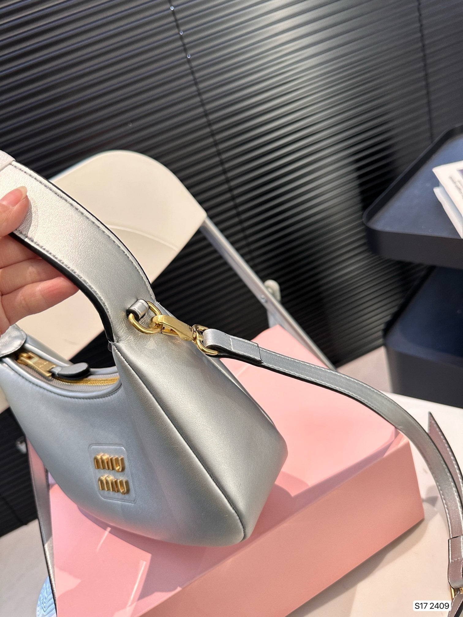 FENDI HOBO 22 BAG IN SILVER CALFSKIN