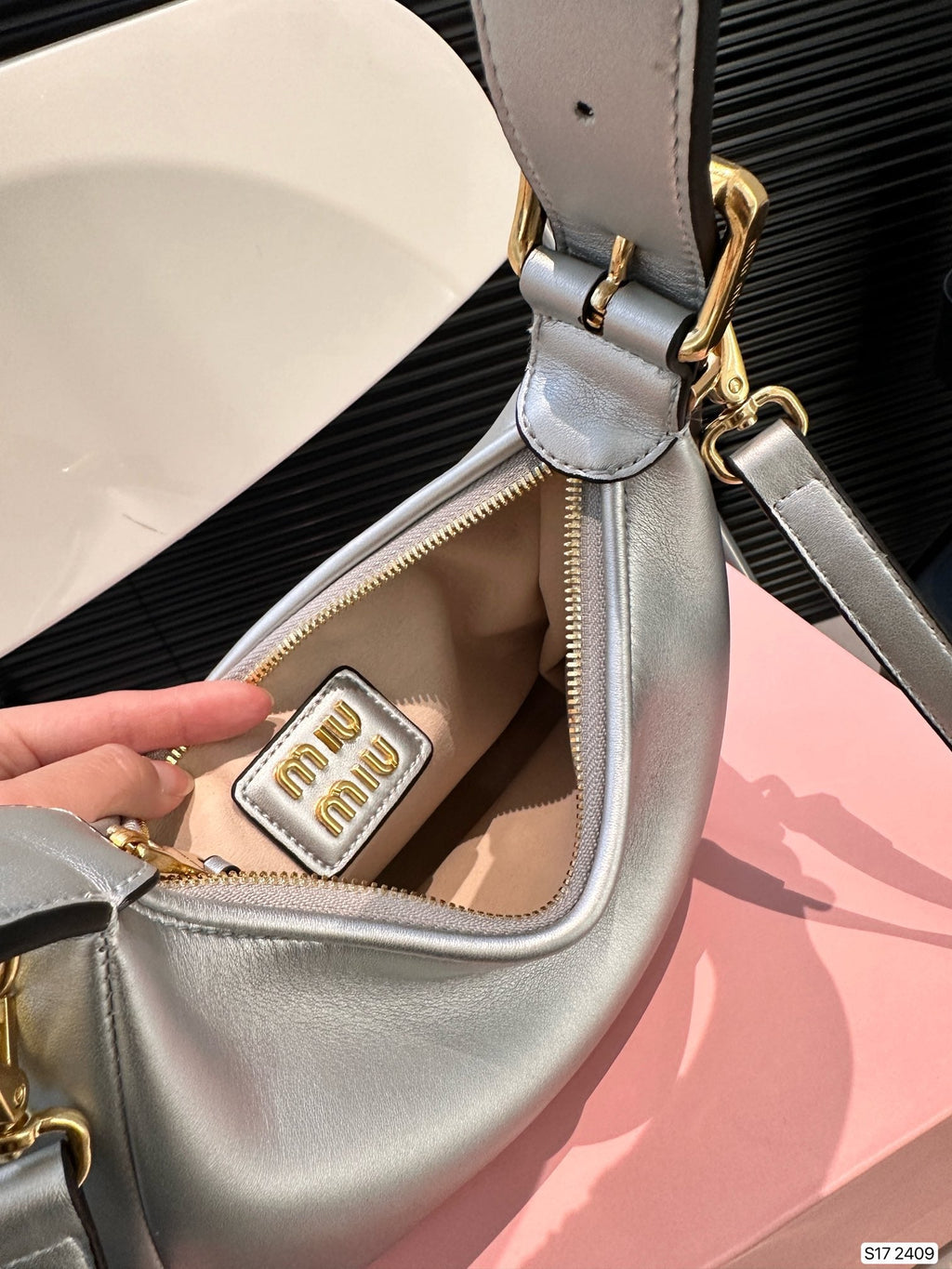 FENDI HOBO 22 BAG IN SILVER CALFSKIN