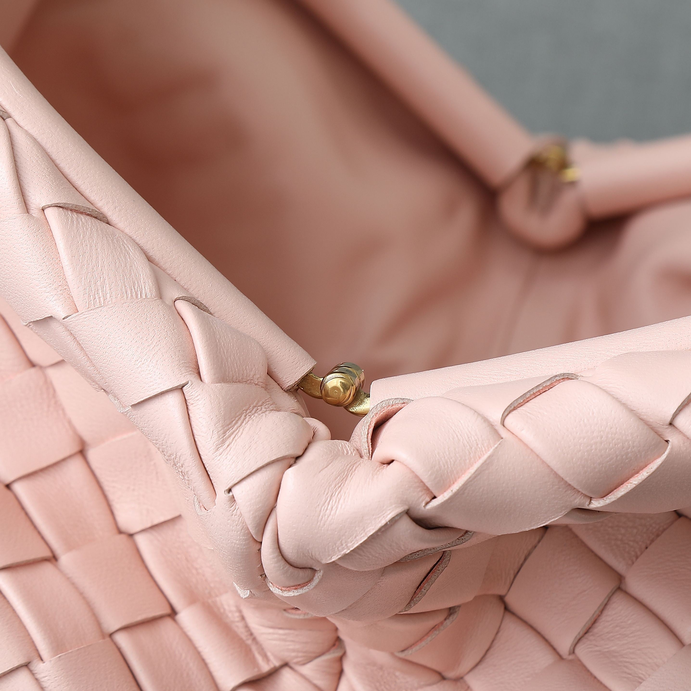 BOTTEGA VENETA LAUREN 1980 BAG 31 IN MELON PINK LAMBSKIN GOLD STRAP