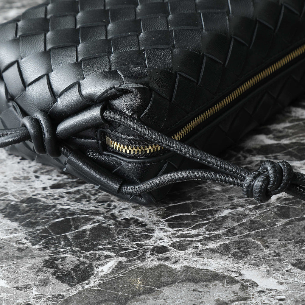 BOTTEGA VENETA BV MINI LOOP 17CM BLACK CALFSKIN