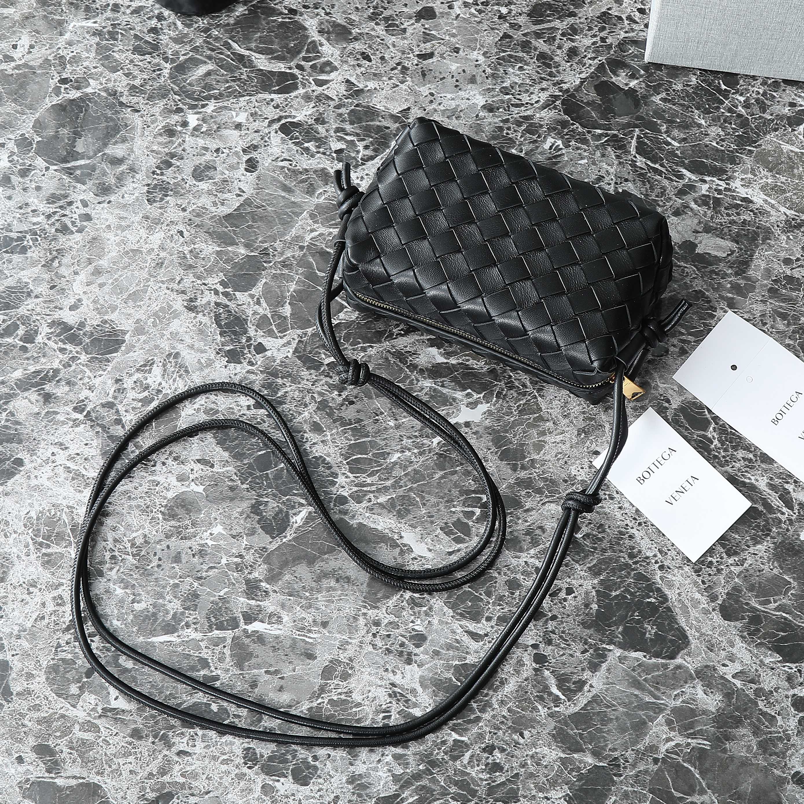 BOTTEGA VENETA BV MINI LOOP 17CM BLACK CALFSKIN
