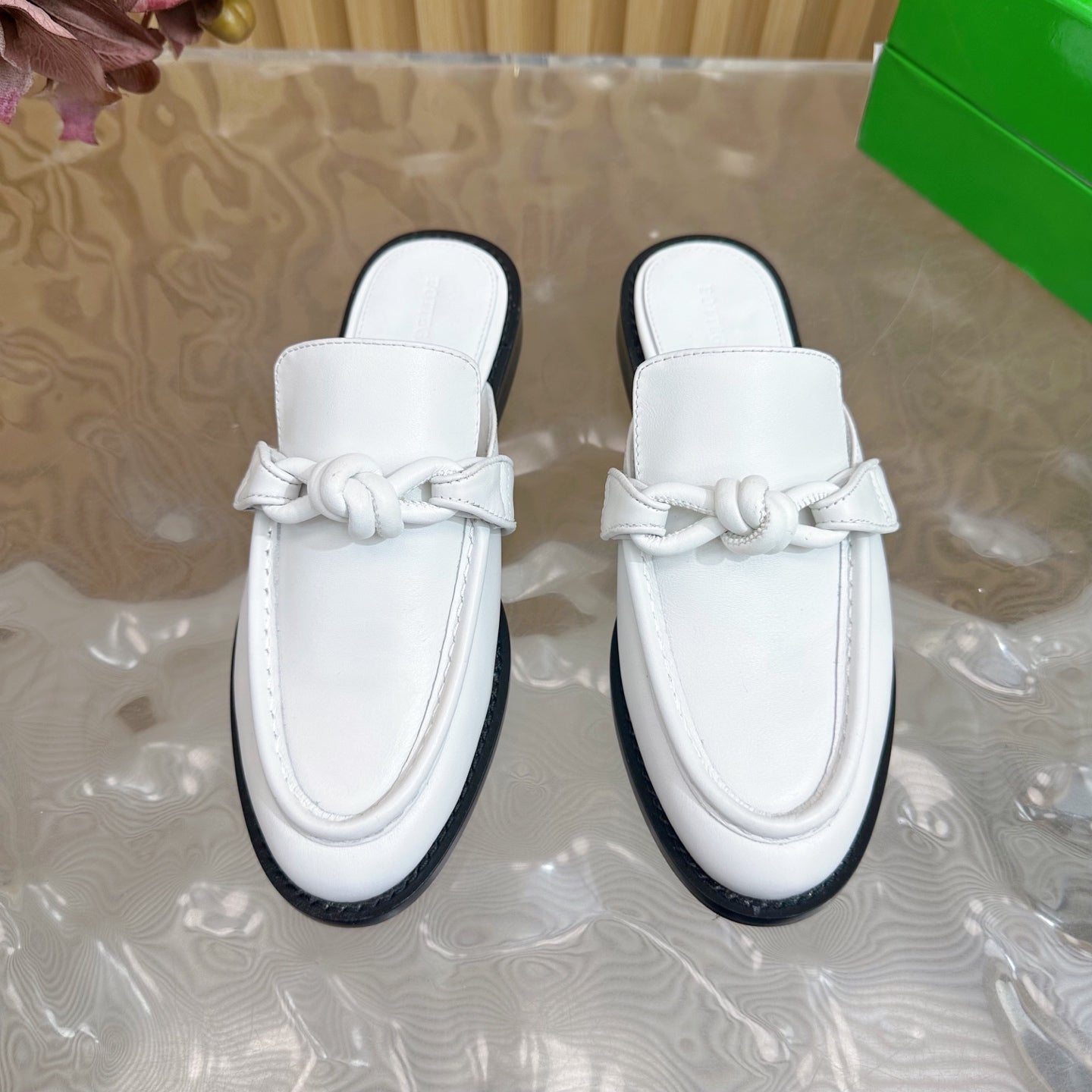 BOTTEGA VENETA OPEN-BACK LOAFER REALISED IN WHITE SOLF CALFSKIN