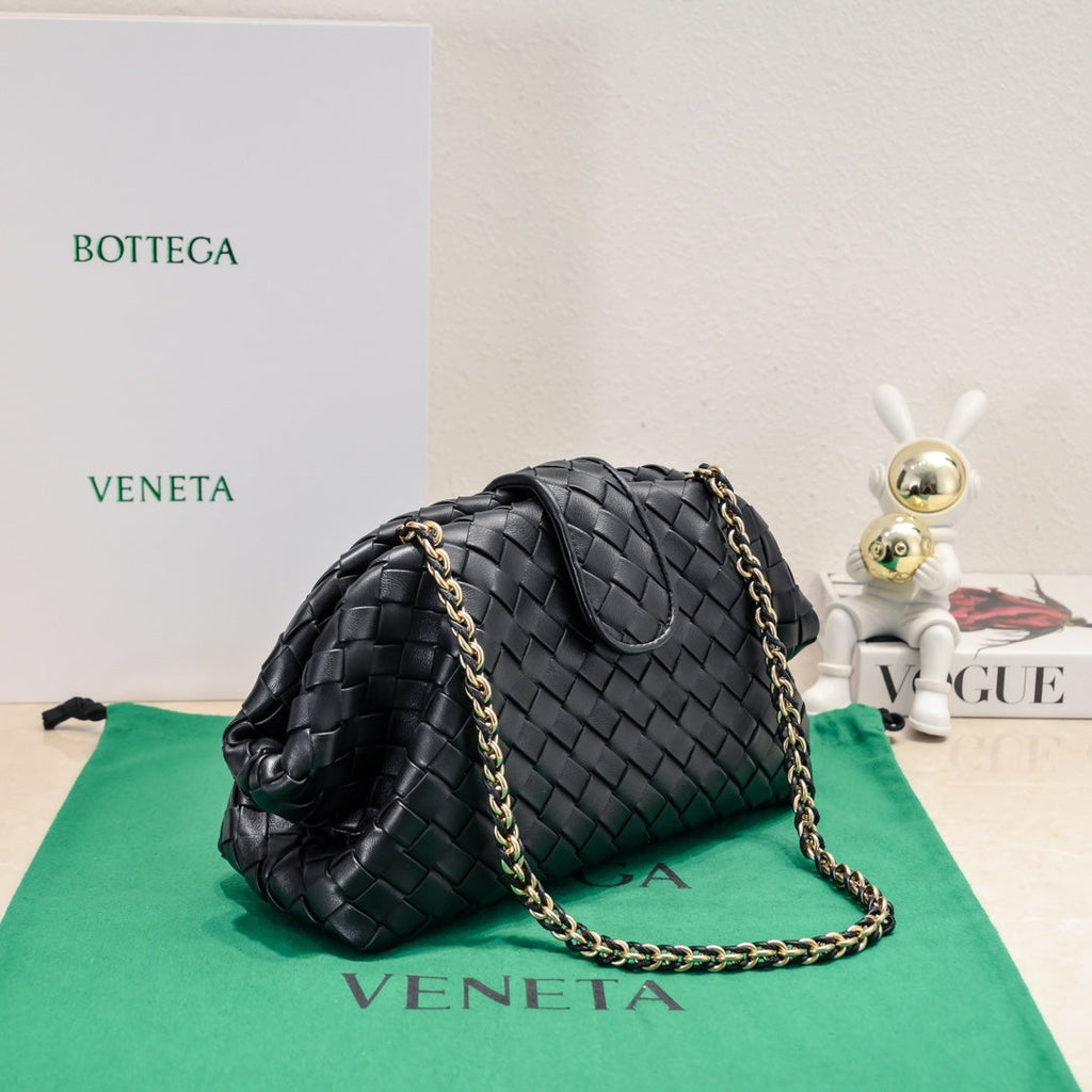 BOTTEGA VENETA Teen Lauren 1980 With Chain 31.5 Black Leather Ghw