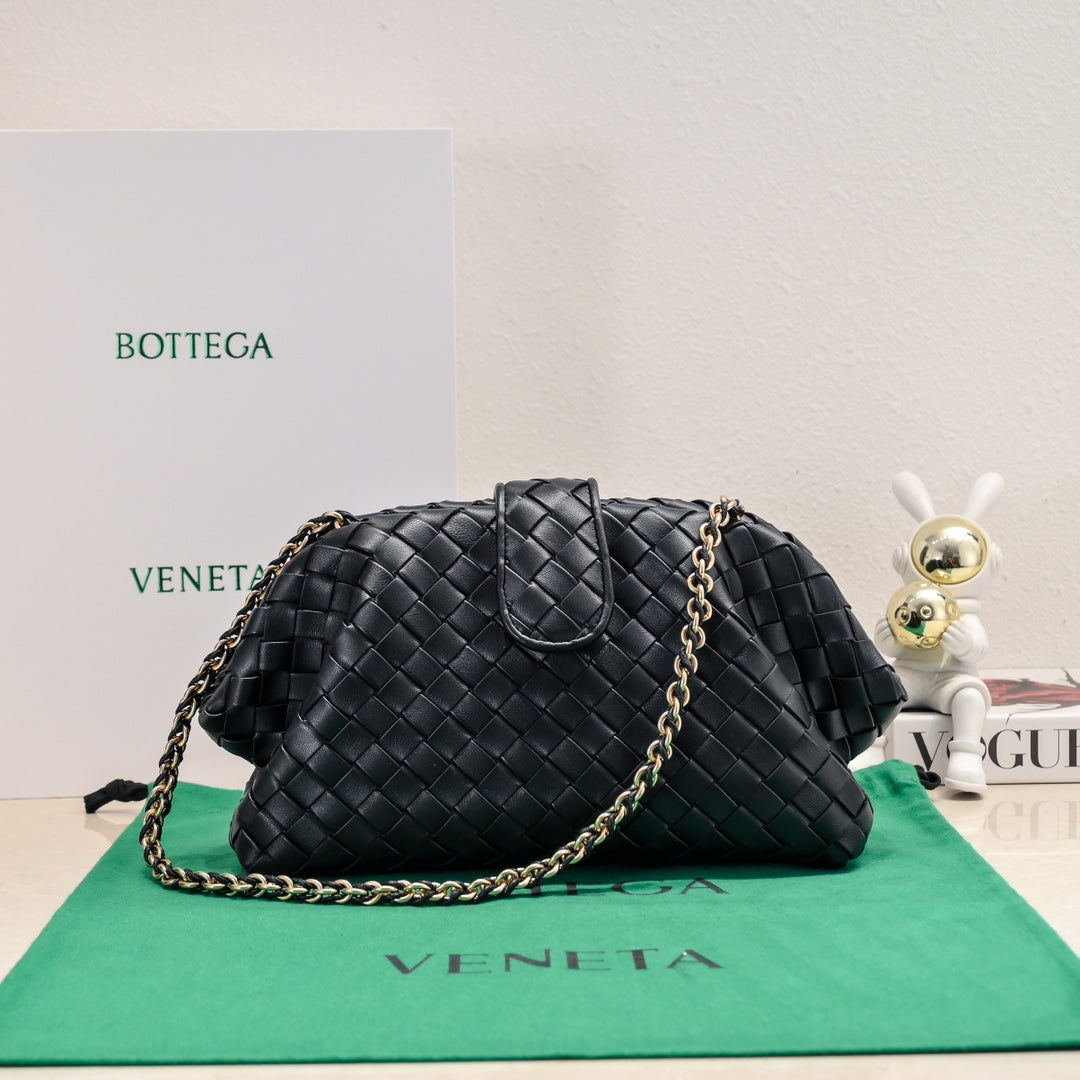 BOTTEGA VENETA Teen Lauren 1980 With Chain 31.5 Black Leather Ghw