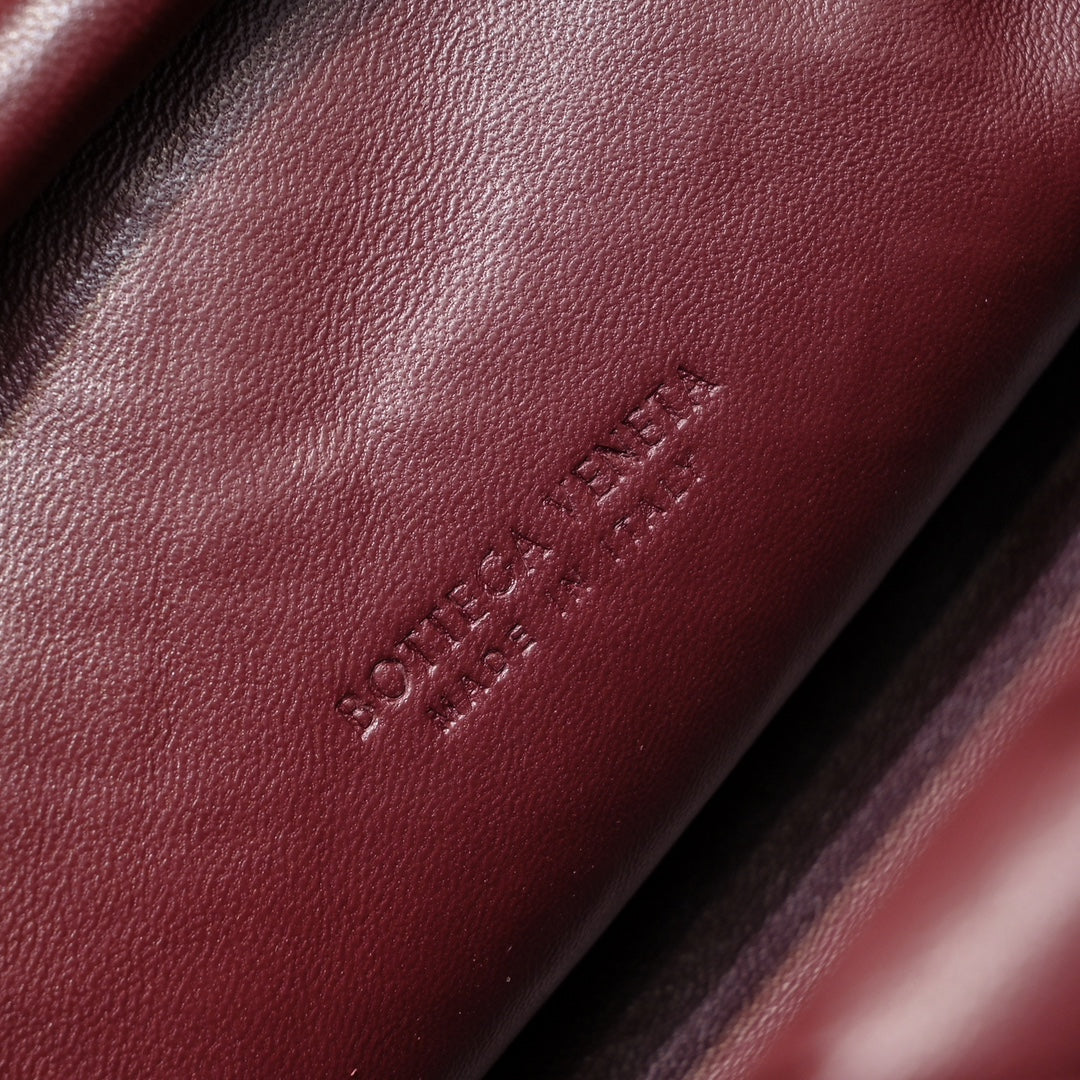 BOTTEGA VENETA Teen Lauren 1980 With Chain 31.5 Burgundy Leather Ghw