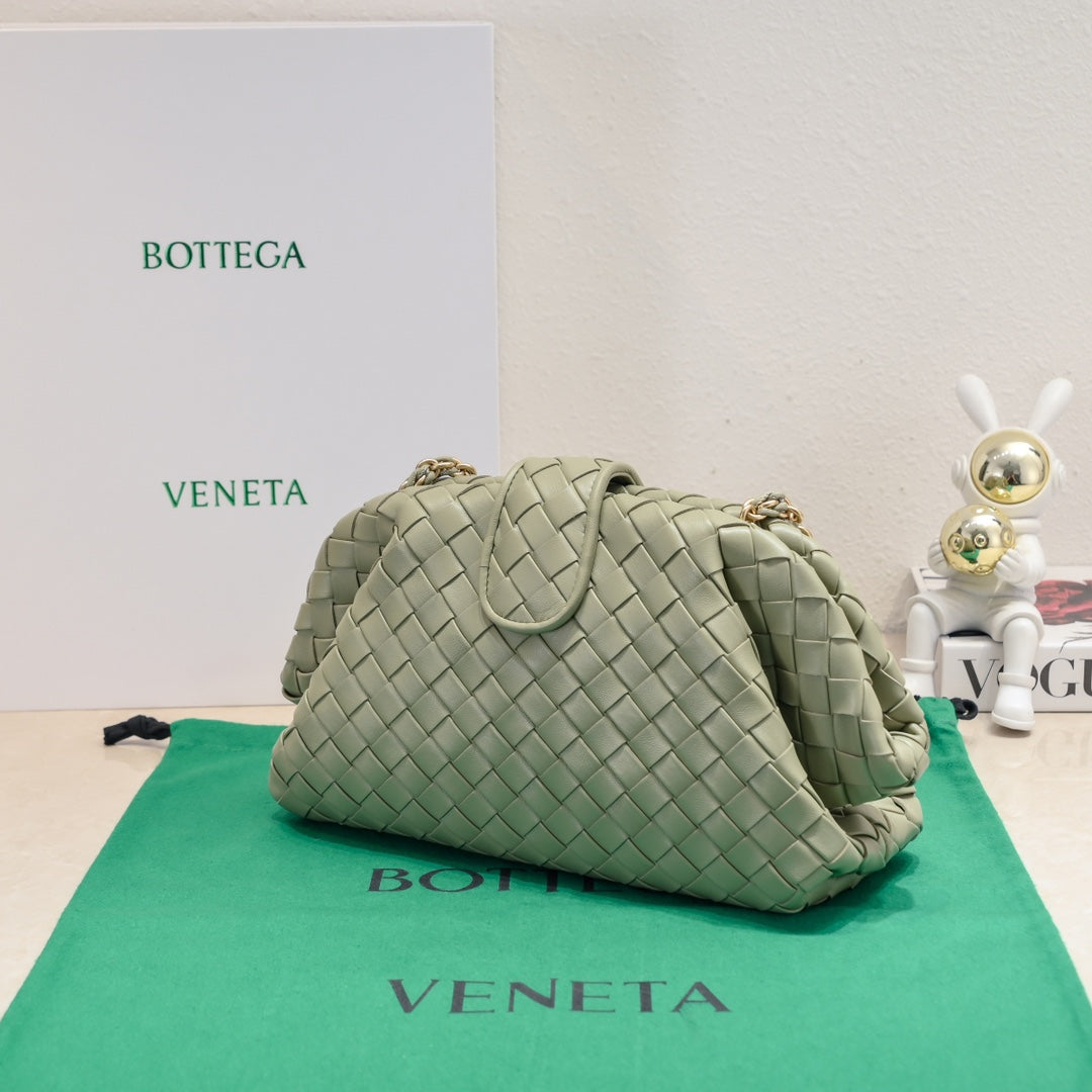 BOTTEGA VENETA Teen Lauren 1980 With Chain 31.5 Green Leather Ghw