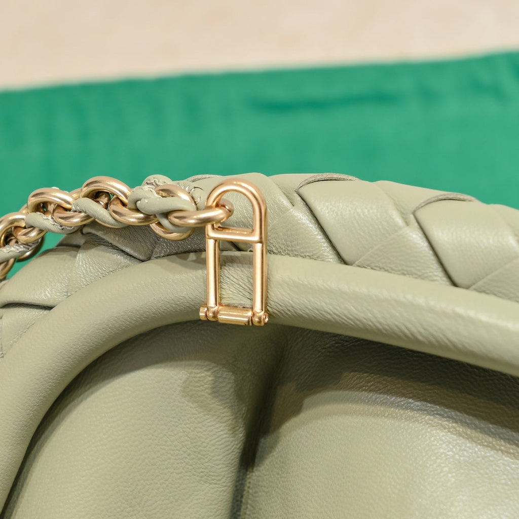 BOTTEGA VENETA Teen Lauren 1980 With Chain 31.5 Green Leather Ghw