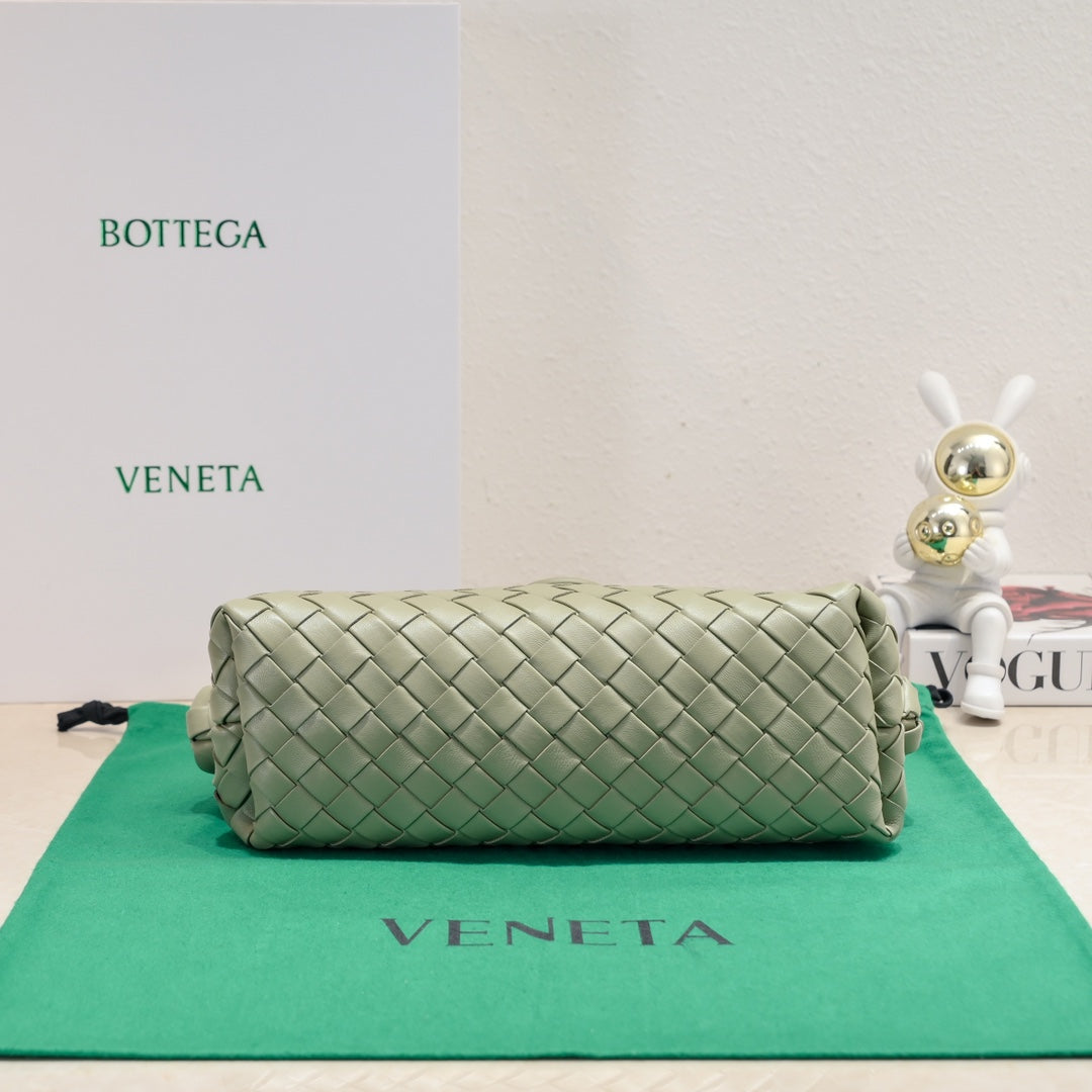 BOTTEGA VENETA Teen Lauren 1980 With Chain 31.5 Green Leather Ghw
