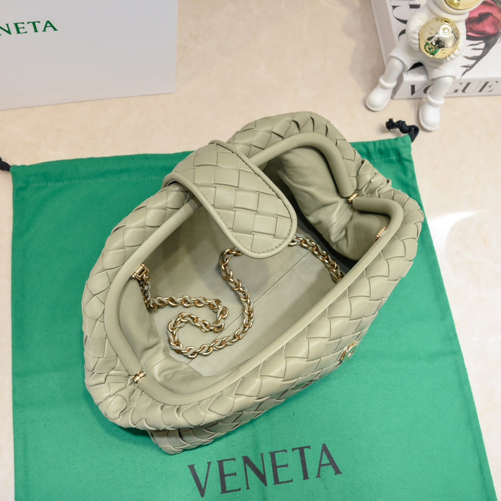 BOTTEGA VENETA Teen Lauren 1980 With Chain 31.5 Green Leather Ghw