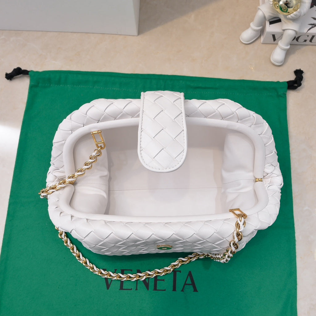 BOTTEGA VENETA Teen Lauren 1980 With Chain 31.5 White Leather Ghw