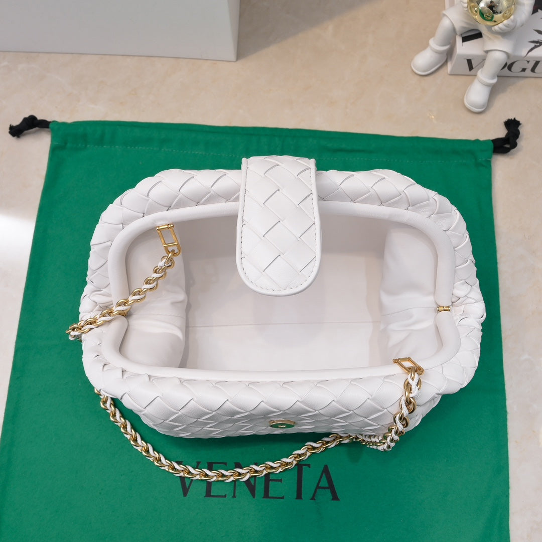 BOTTEGA VENETA Teen Lauren 1980 With Chain 31.5 White Leather Ghw