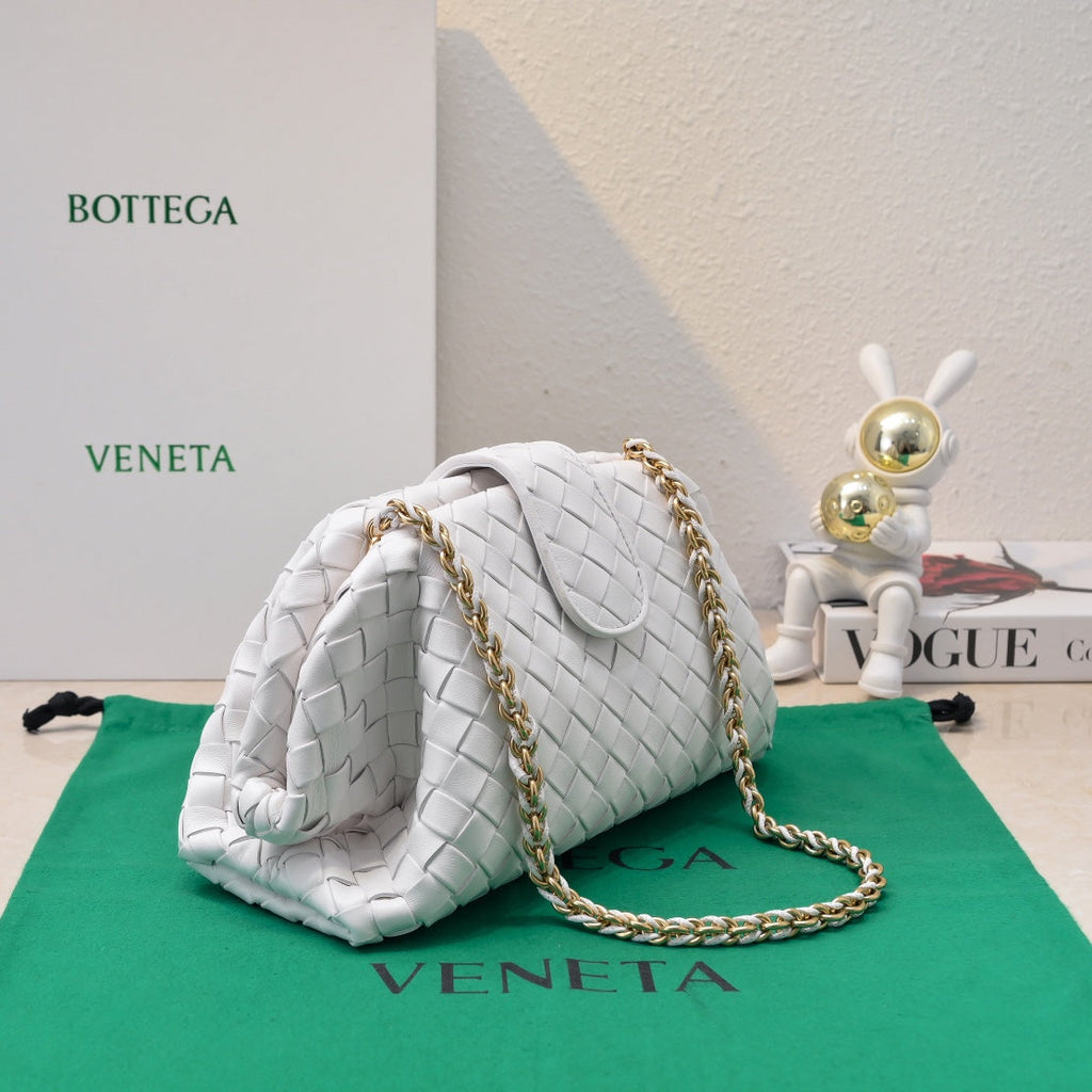 BOTTEGA VENETA Teen Lauren 1980 With Chain 31.5 White Leather Ghw