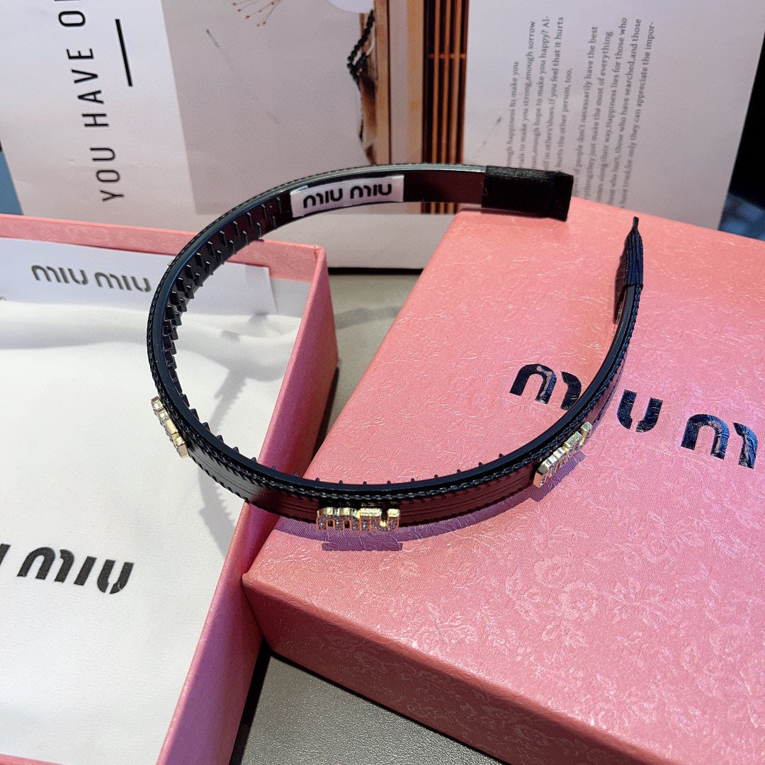 HEAD BAND IN BLACK LAMBSKIN AND RESIN 417299