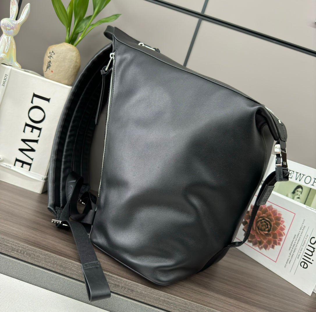 LOEWE LOE 41 SMALL CONVERTIBLE BACKPACK IN BLACK CLASSIC CALFSKIN