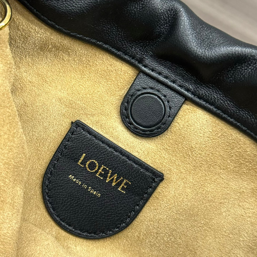 LOEWE LOE 23 FLAMENCO PURSE BUCKET IN BLACK LAMBSKIN