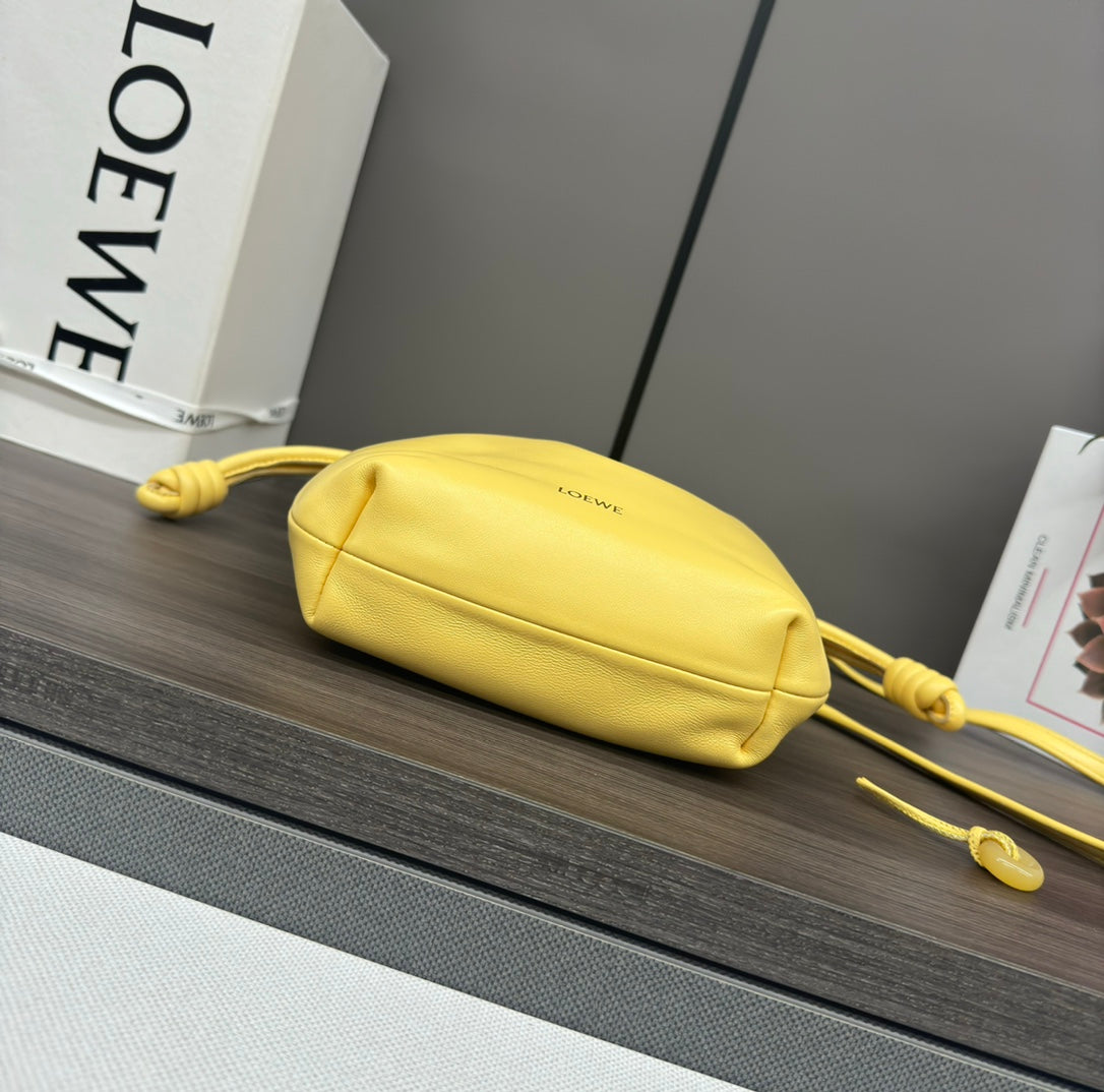 LOEWE LOE 23 FLAMENCO PURSE BUCKET IN YELLOW LAMBSKIN