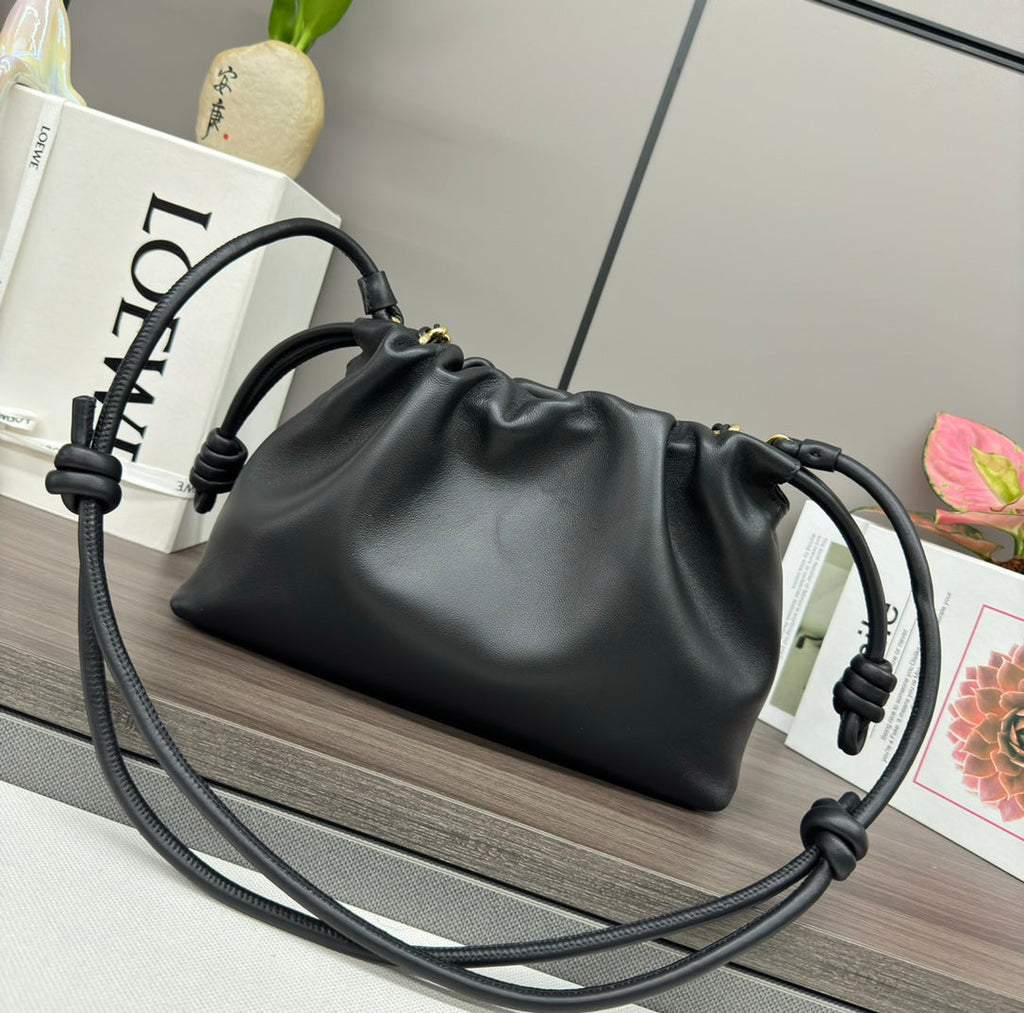 LOEWE LOE MEDIUM 30 FLAMENCO PURSE BUCKET IN BLACK LAMBSKIN