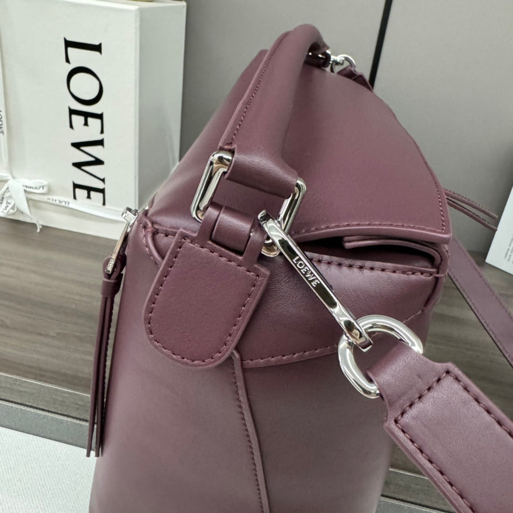 LOEWE LOE PUZZLE 33 BAG IN WINE PURPLE CALFSKIN