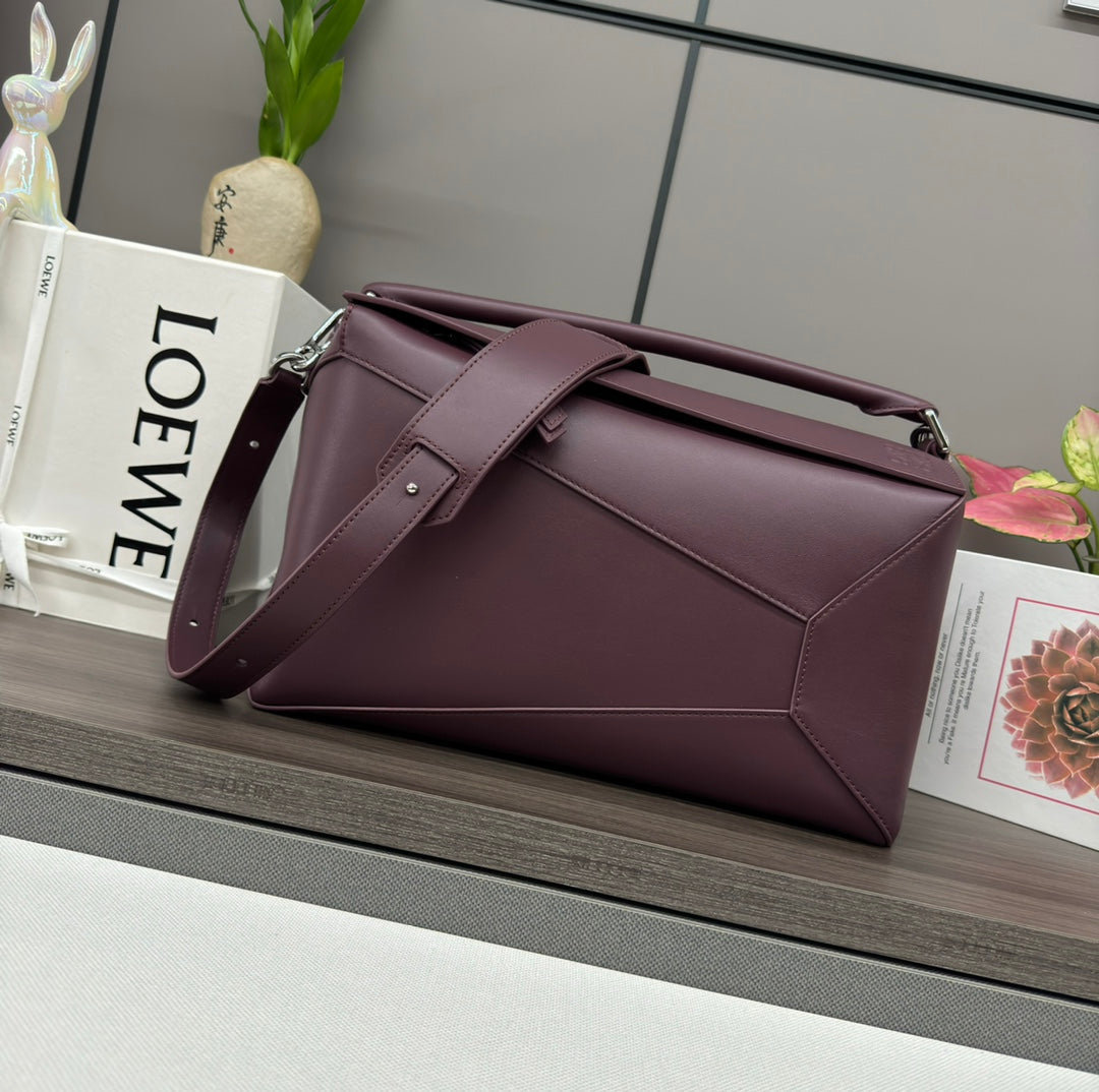 LOEWE LOE PUZZLE 33 BAG IN WINE PURPLE CALFSKIN