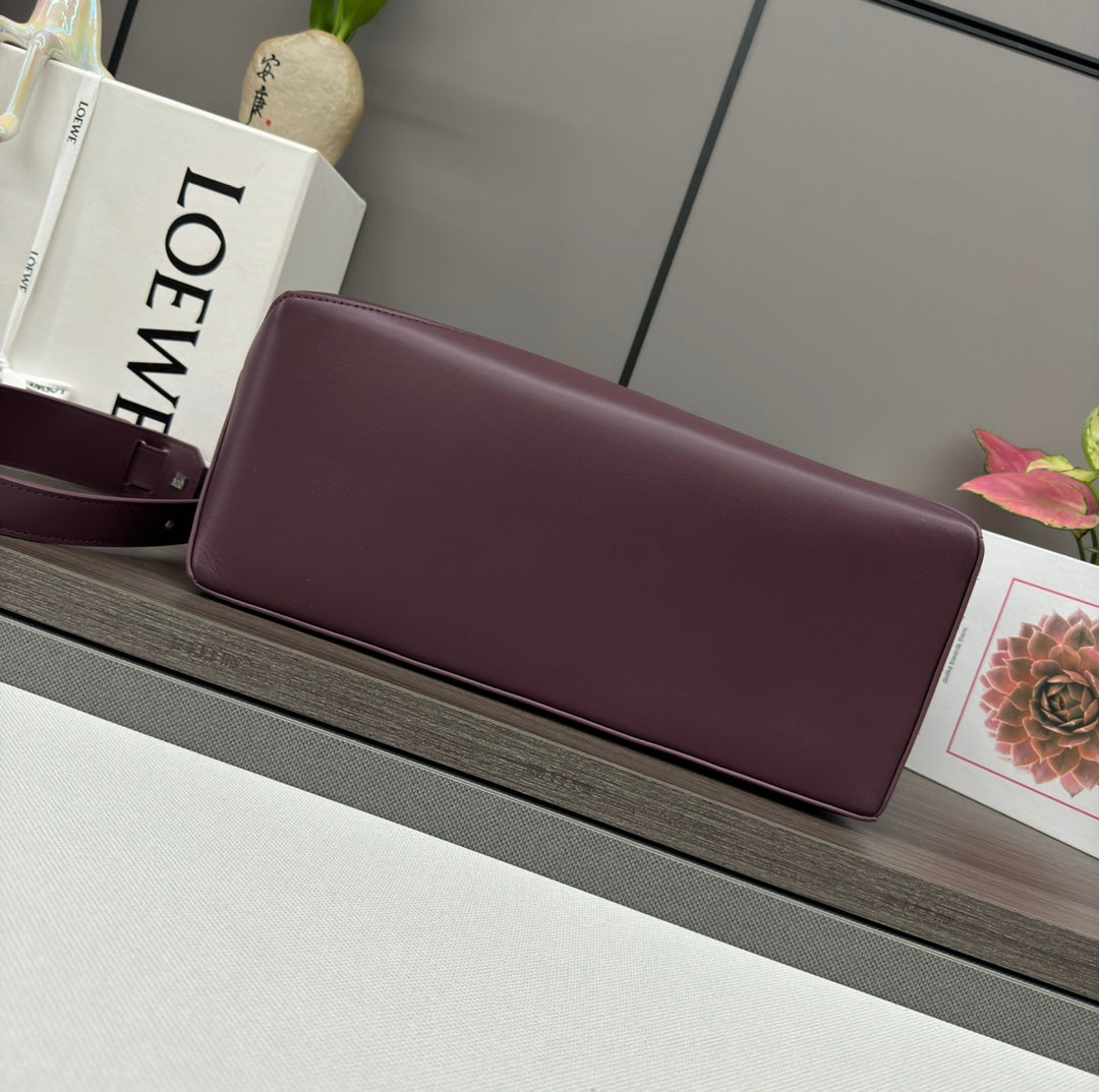 LOEWE LOE PUZZLE 33 BAG IN WINE PURPLE CALFSKIN