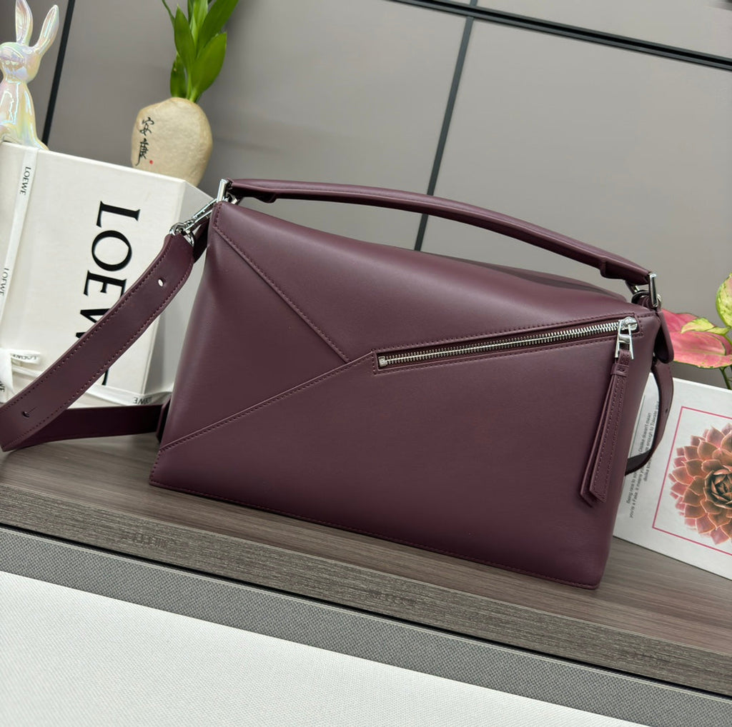 LOEWE LOE PUZZLE 33 BAG IN WINE PURPLE CALFSKIN