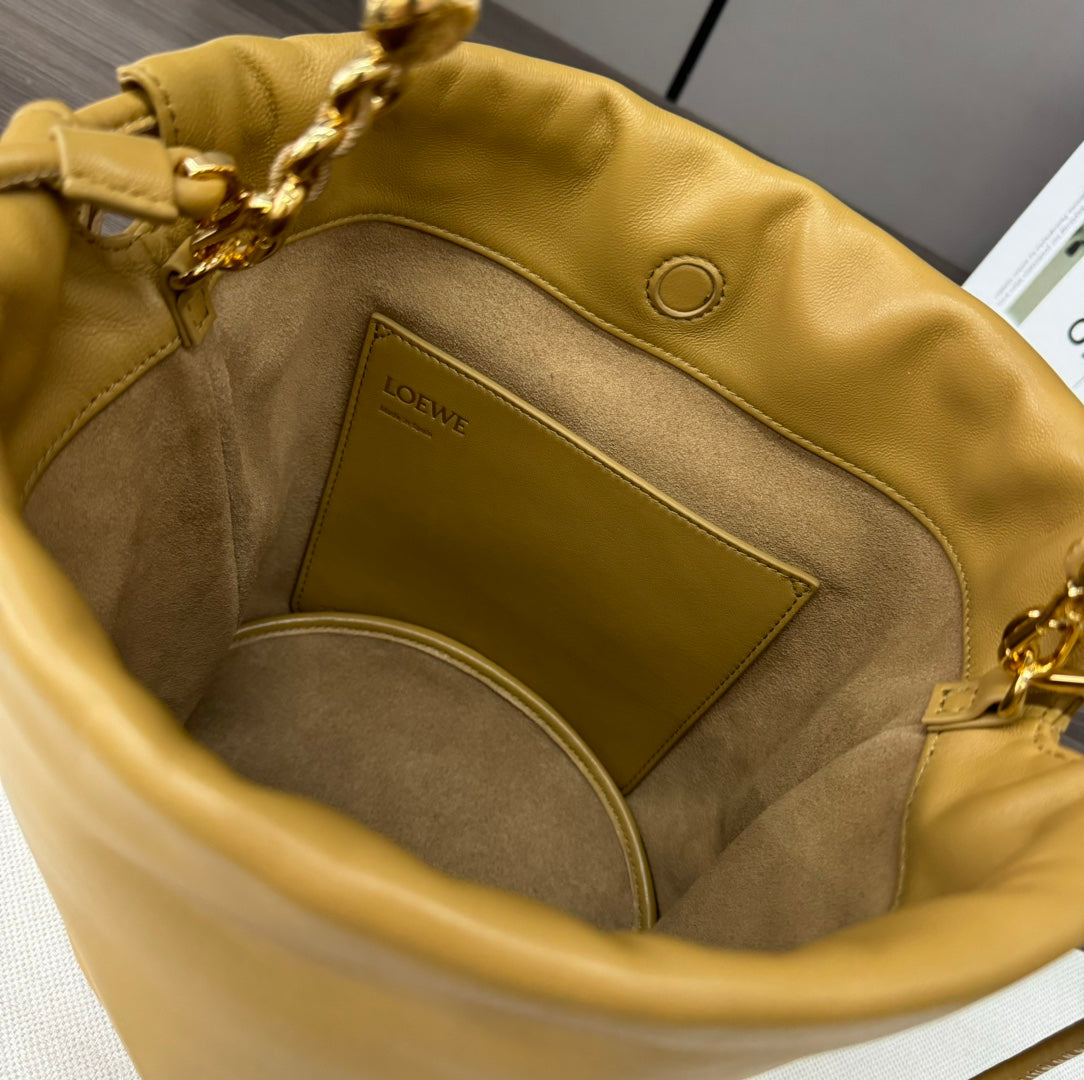 LOEWE LOE 32 FLAMENCO PURSE BUCKET IN PEANUT BROWN LAMBSKIN