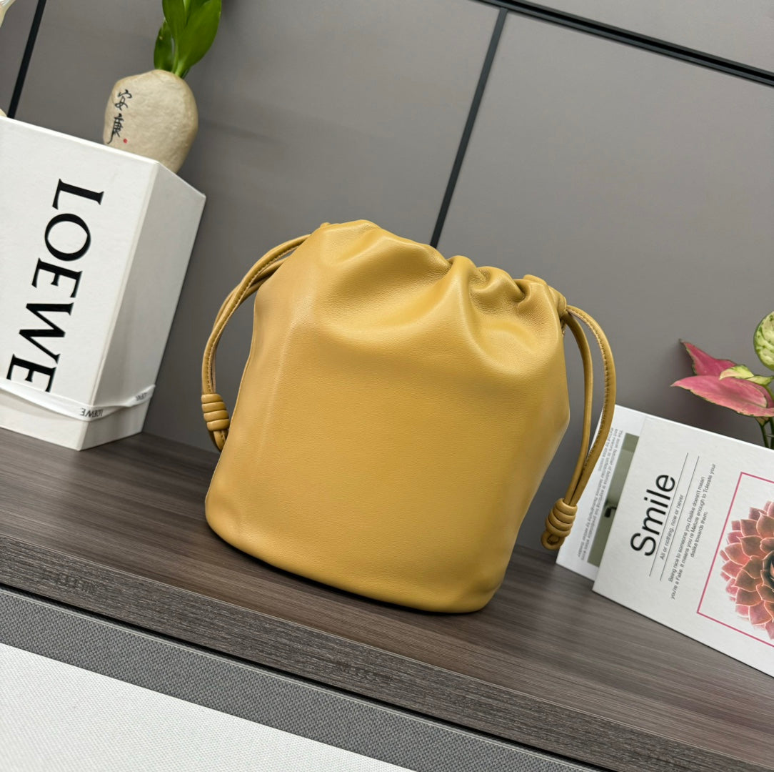 LOEWE LOE 32 FLAMENCO PURSE BUCKET IN PEANUT BROWN LAMBSKIN