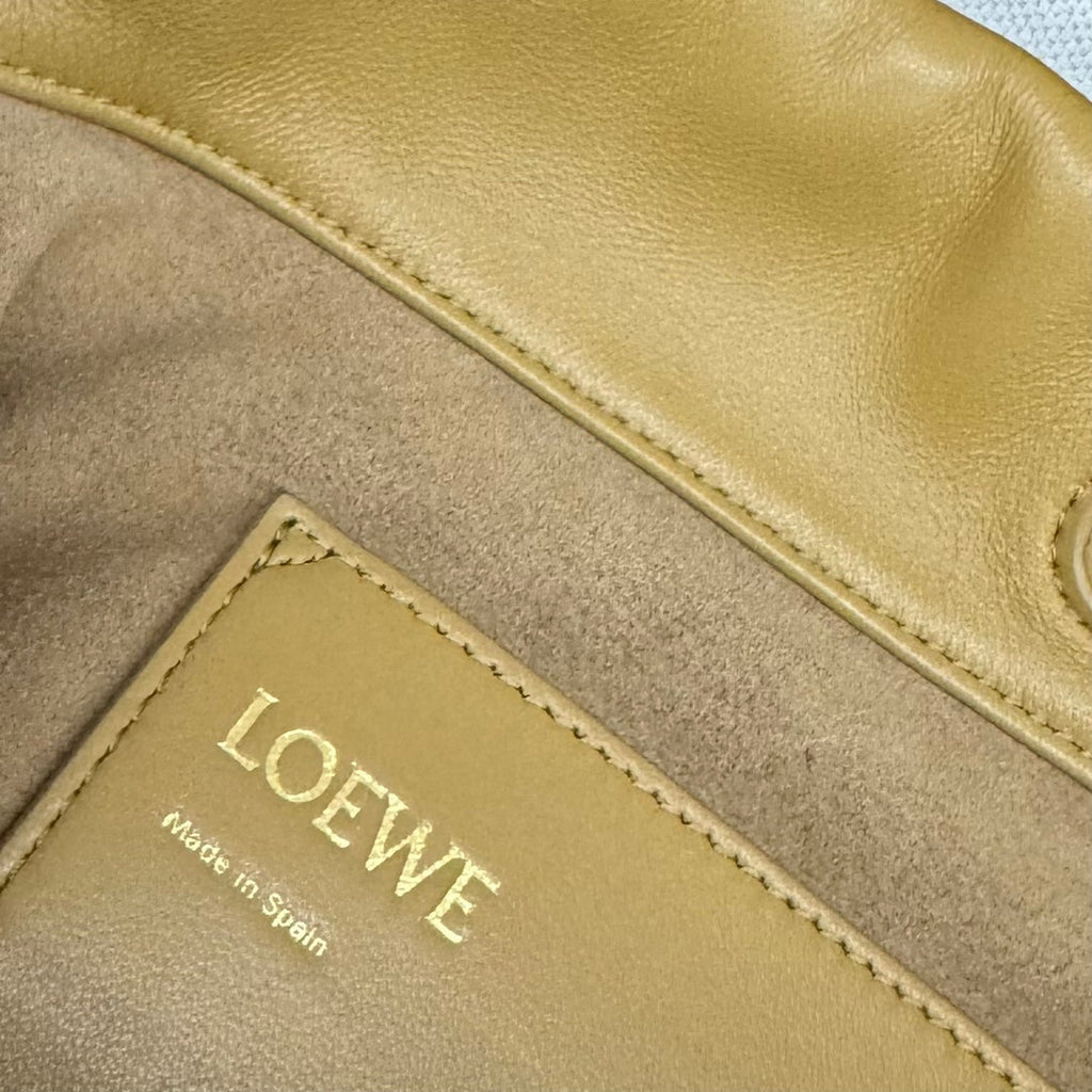 LOEWE LOE 32 FLAMENCO PURSE BUCKET IN PEANUT BROWN LAMBSKIN