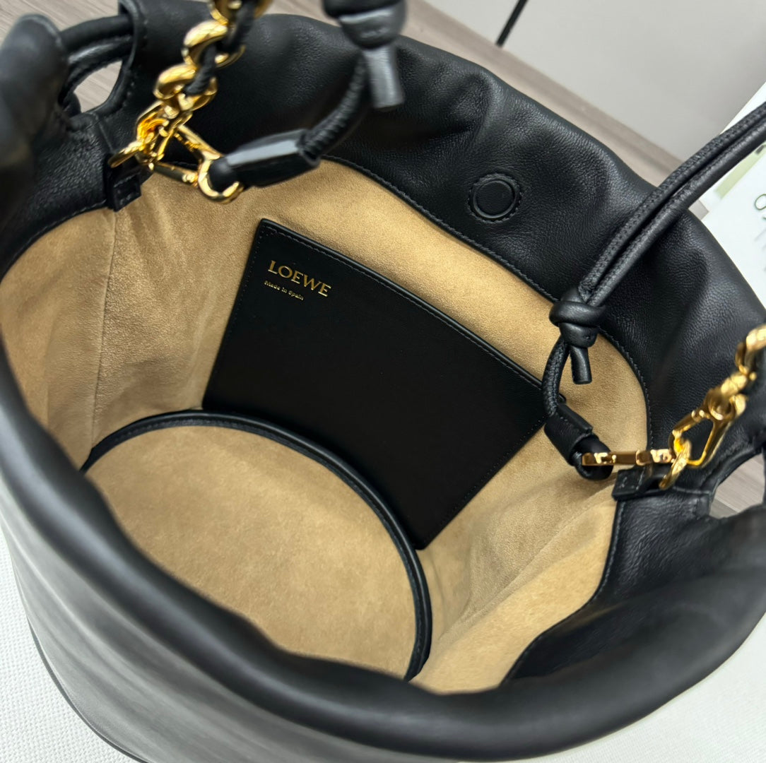 LOEWE LOE 32 FLAMENCO PURSE BUCKET IN BLACK LAMBSKIN