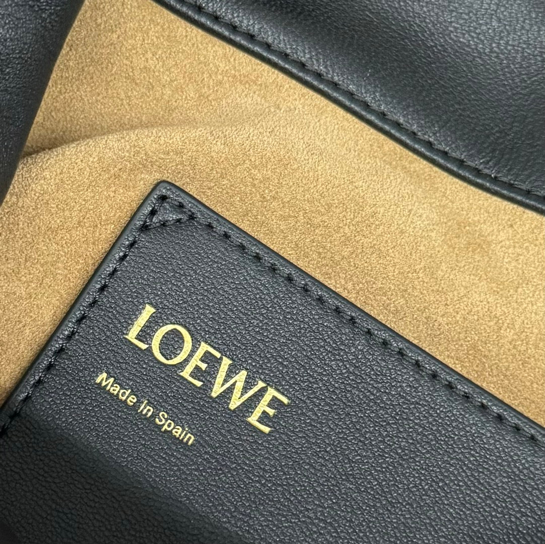 LOEWE LOE 32 FLAMENCO PURSE BUCKET IN BLACK LAMBSKIN