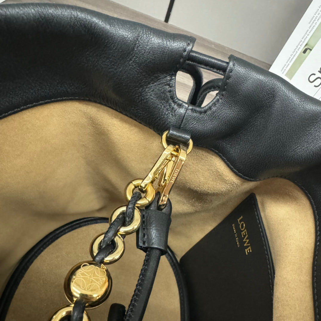 LOEWE LOE 32 FLAMENCO PURSE BUCKET IN BLACK LAMBSKIN