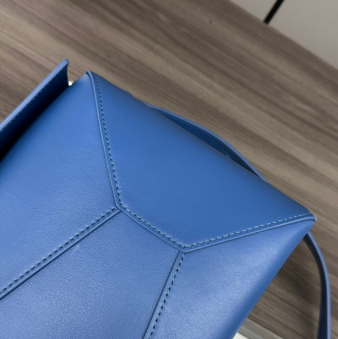 LOEWE LOE PUZZLE 33 BAG IN COBALT BLUE CALFSKIN