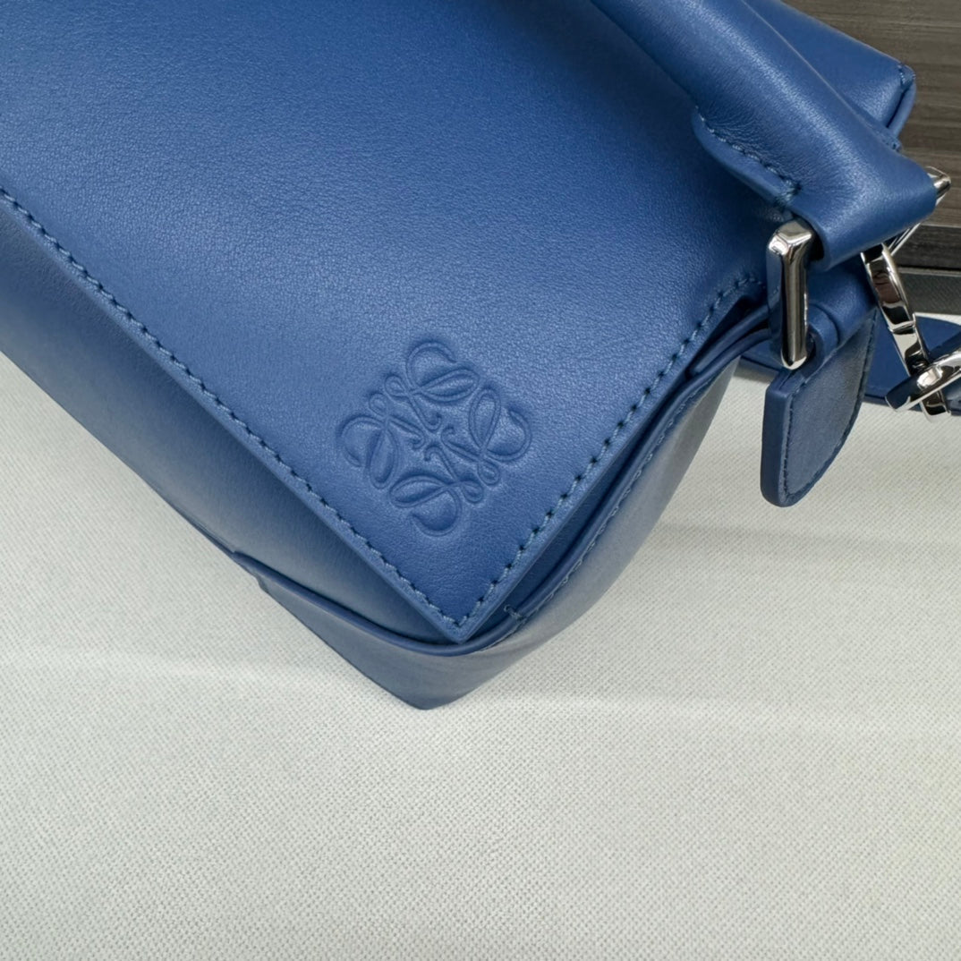 LOEWE LOE PUZZLE 33 BAG IN COBALT BLUE CALFSKIN