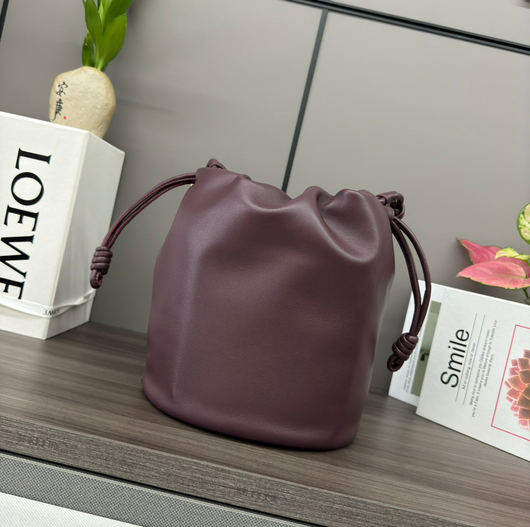 LOEWE LOE 32 FLAMENCO PURSE BUCKET IN CHESTNUT BROWN LAMBSKIN